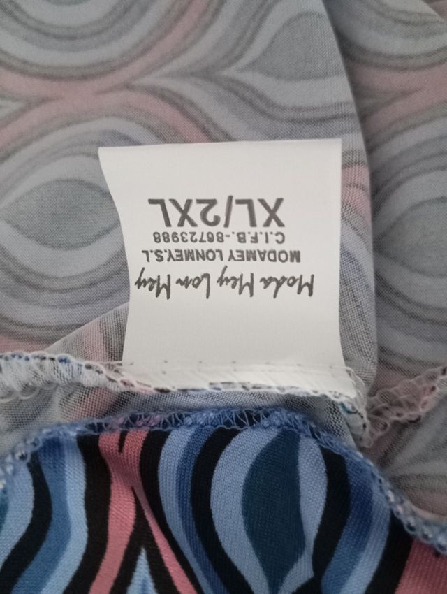 Vestido estampado azul y rosa