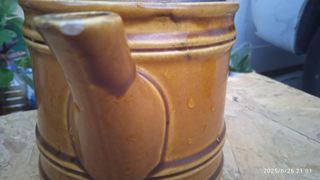 Teiera vintage marrone in ceramica