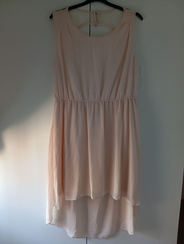 Vestido beige de encaje