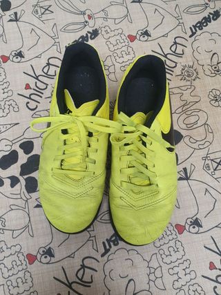 Botas fútbol Nike Multitaco
