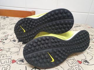 Botas fútbol Nike Multitaco
