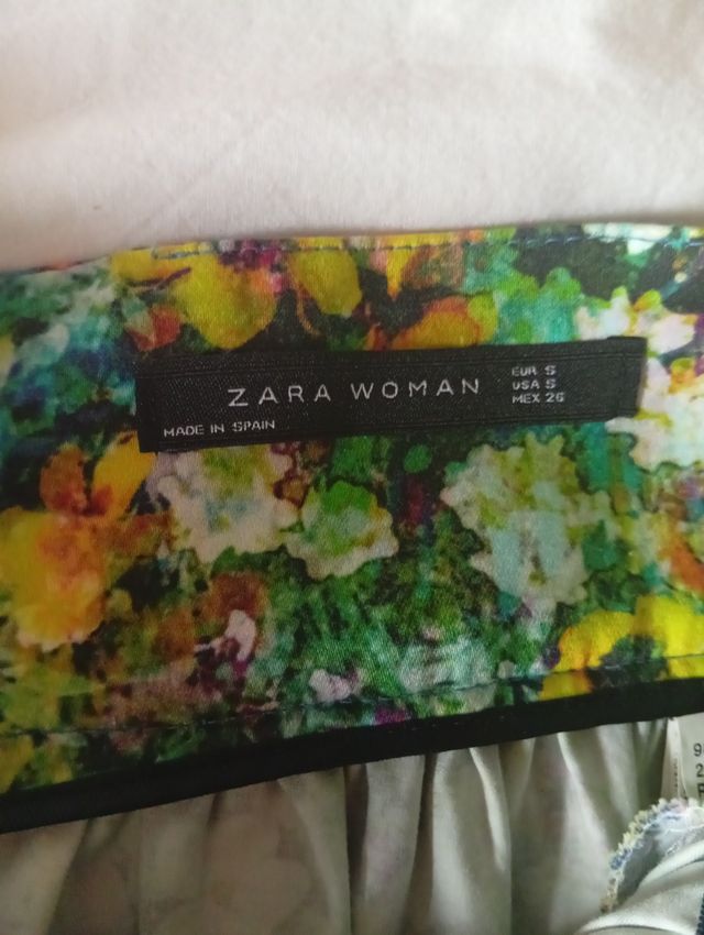 Falda Zara flores multicolor talla S