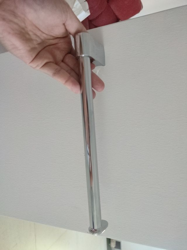 Porta asciugamani metallico per bagno