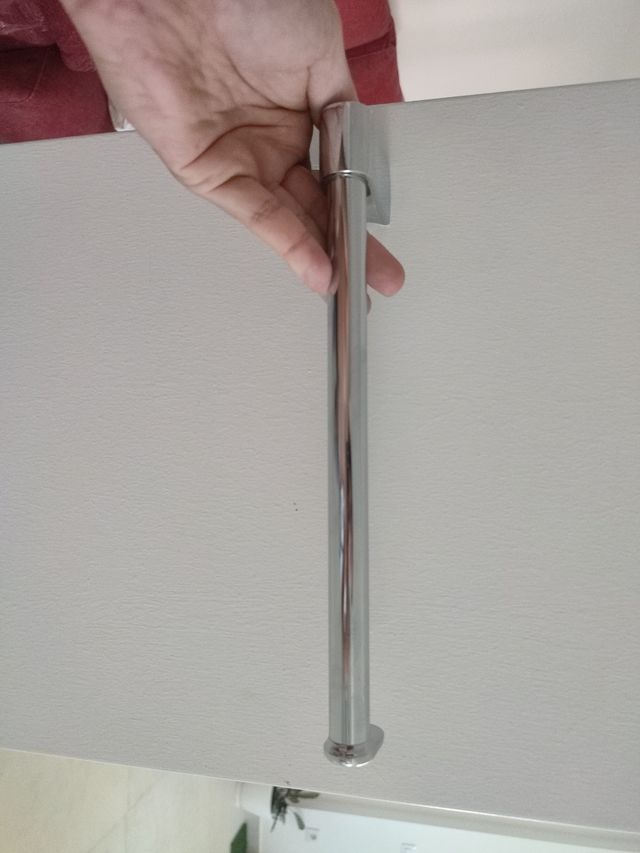 Porta asciugamani metallico per bagno