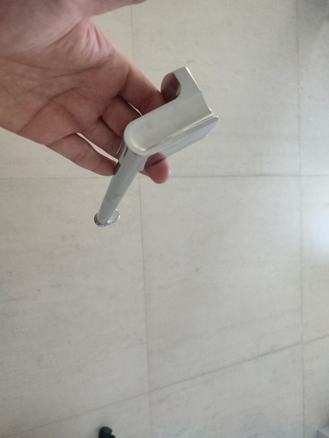 Porta asciugamani metallico per bagno