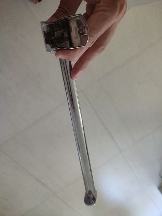 Porta asciugamani metallico per bagno