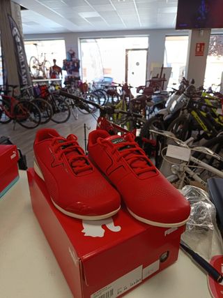 Zapatillas Puma SF Drift Cat 8 rojas, talla 44