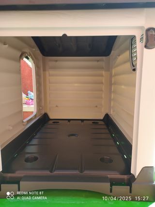 Casetta per animali - marrone e bianca