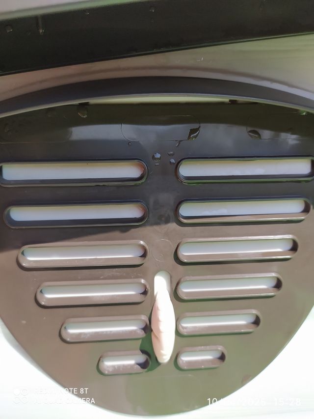 Casetta per animali - marrone e bianca