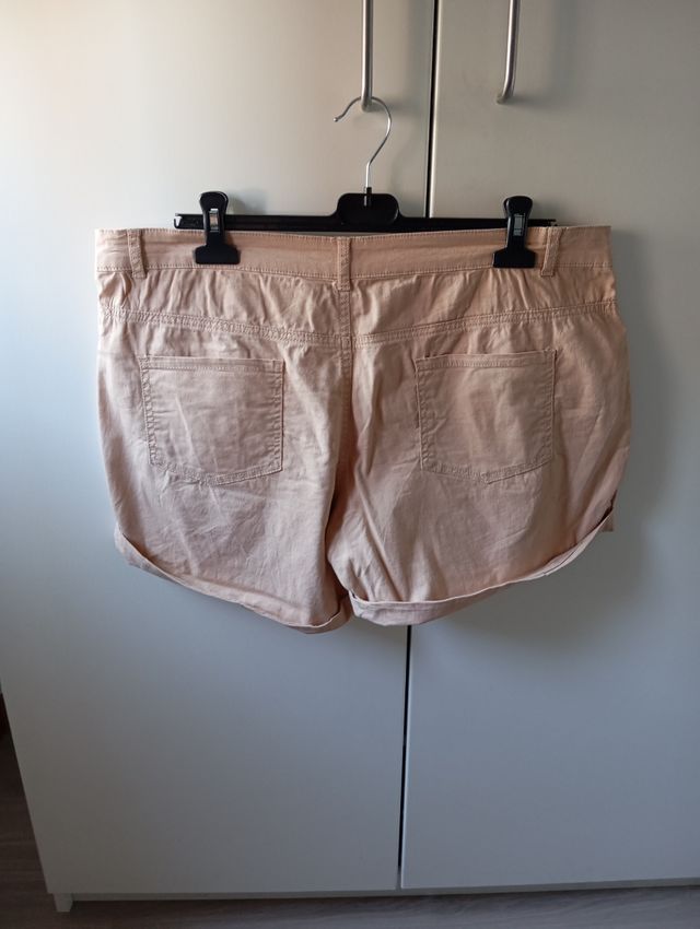 Pantalón corto beige