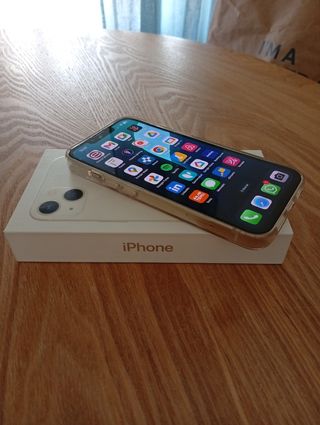 iPhone 13 seminuevo blanco