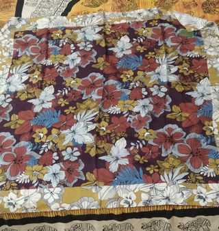 Pañuelo seda flores multicolor