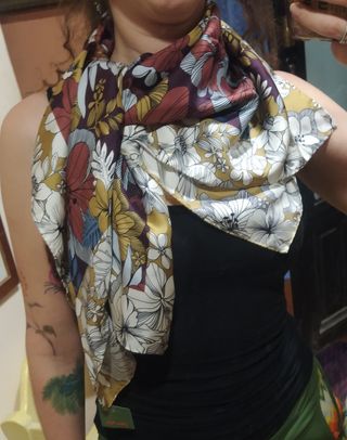Pañuelo seda flores multicolor