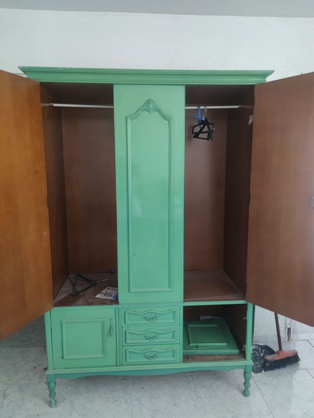 Armario madera vintage verde