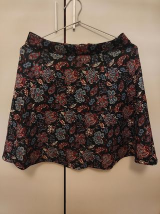 Falda con estampado de flores