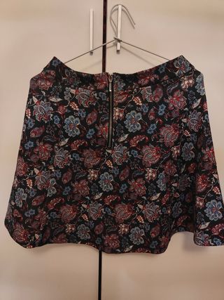 Falda con estampado de flores