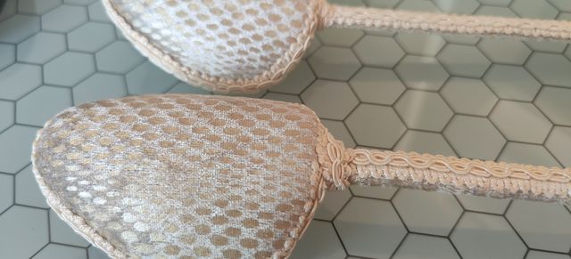 Hormas zapatos beige/doradas