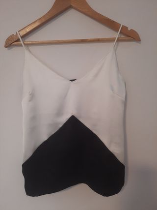 Blusa blanca y negra tirantes
