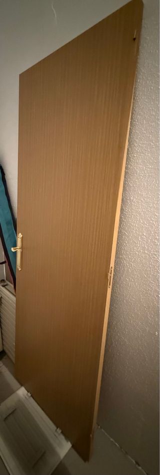 Puerta madera 72x203cm + cerco + molduras