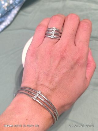Esclava TOUS Light de oro blanco de 18 kt dimantes