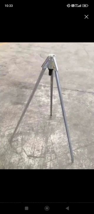 Trípode para aspersor de riego