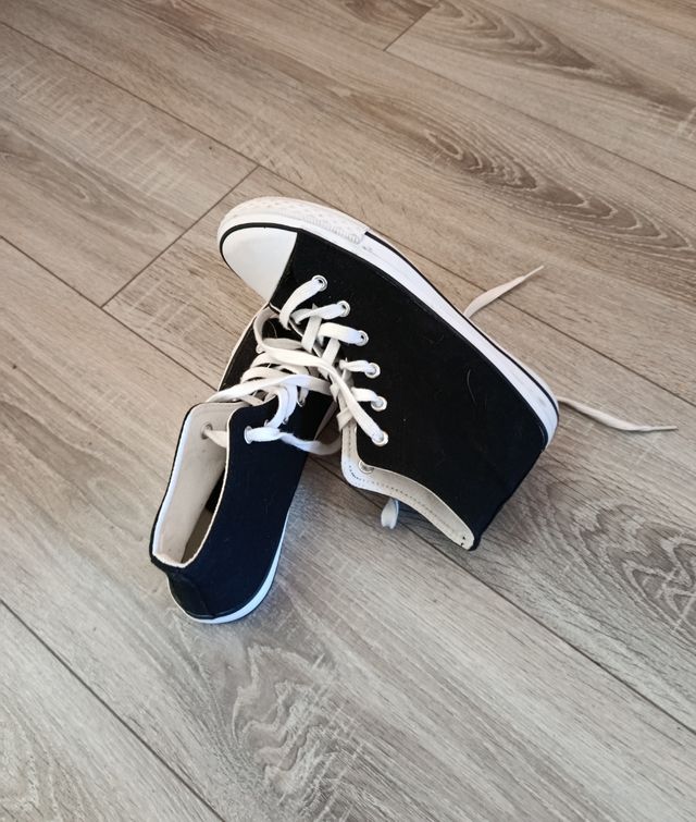 Zapatillas negras altas