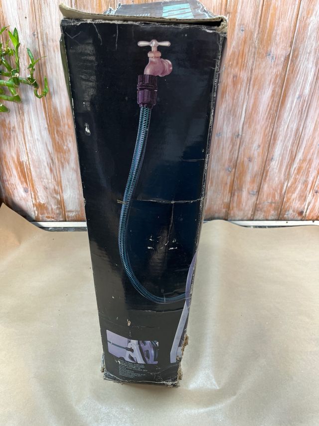 Carro porta-mangueras con estante