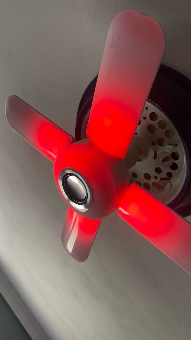 LUZ TECHO ALTAVOZ LED RGB BT