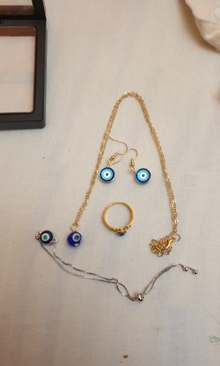 Collana Braccialetto orecchini Anello Occhio Blu