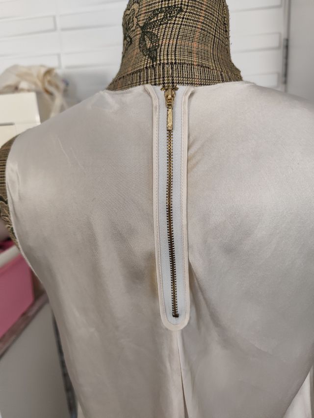 Top seda Purificación García beige-negro