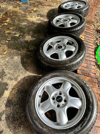 Llantas 175/65R15 84H - Mini