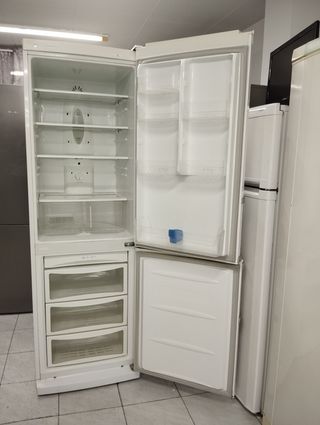 NEVERA MARCA LG