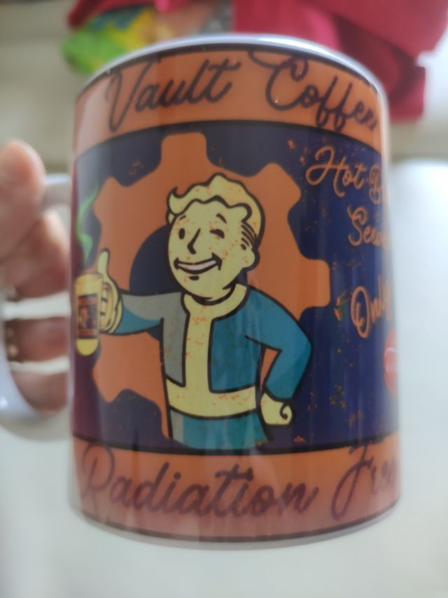 Taza Fallout Vault Coffee