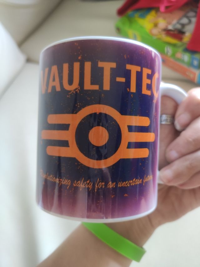 Taza Fallout Vault Coffee