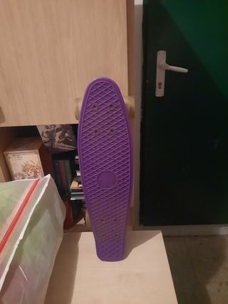 Skateboard morado - Monopatín