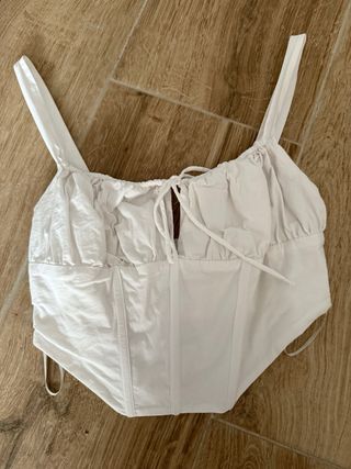 Crop top blanco corset Bershka