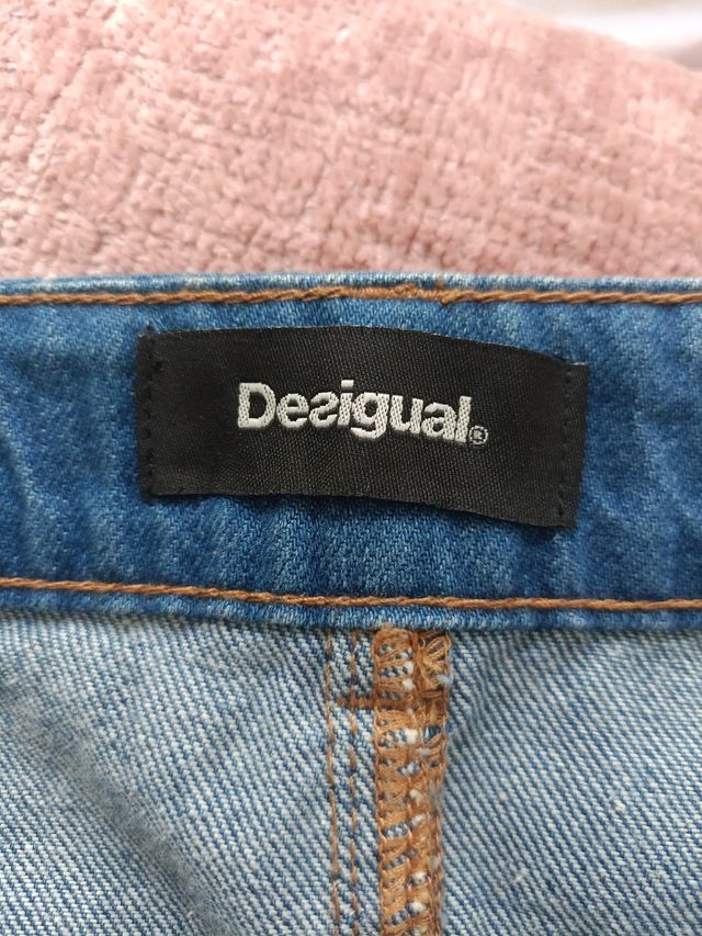 Mini Falda Vaquera Desigual cintura asimétrica