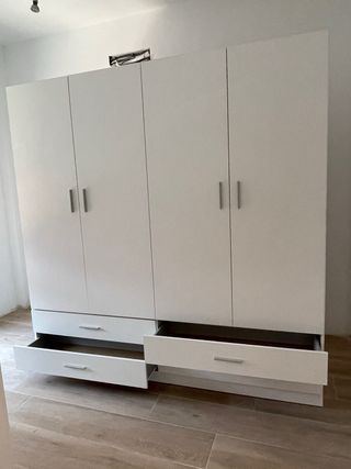 Armarioblanco 4 puertas 4 cajones