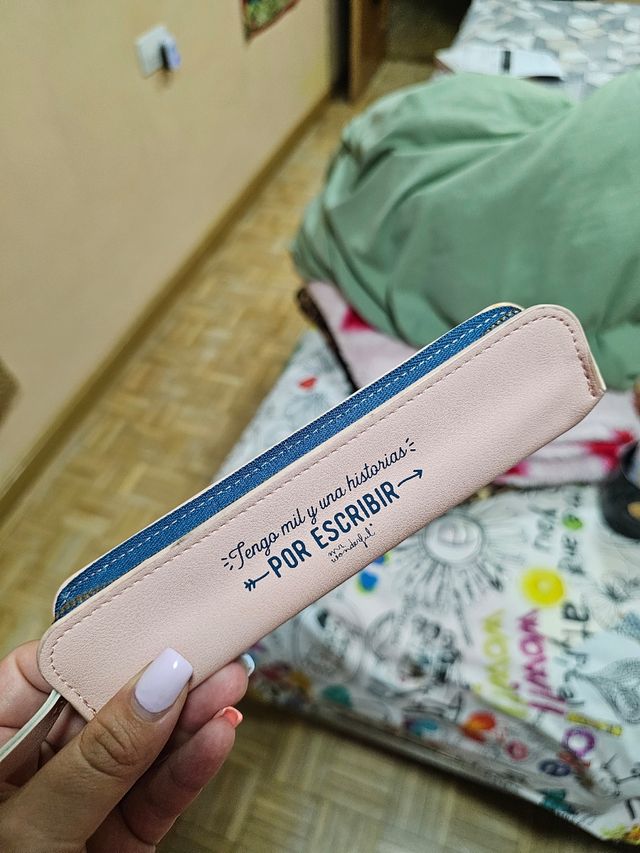 Estuche porta-bolígrafos - nuevo