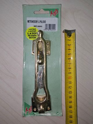 Retenedor puerta latón.