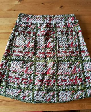 Conjunto sudadera con capucha y falda multicolor