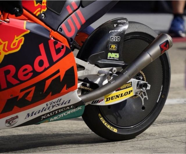 cover carbono Rueda trasera Moto3 carbono