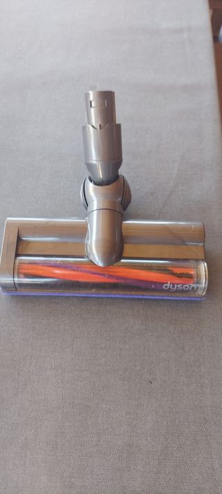 Accesorios Dyson: cepillo y cargador