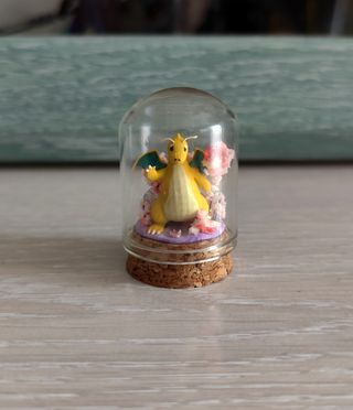 Dragonite Pokémon Cúpula Miniatura 