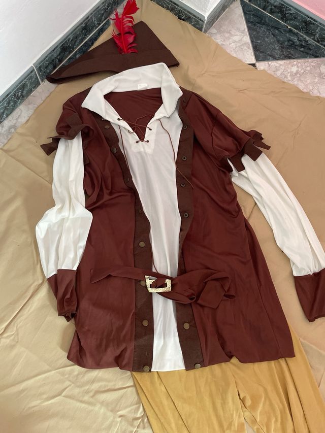 Disfraz de época marrón y beige