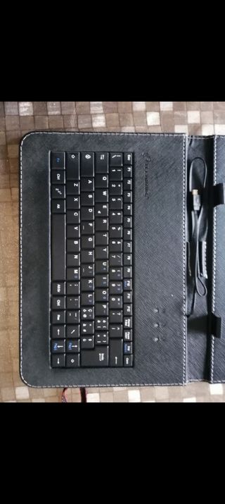 Custodia Tablet + Tastiera