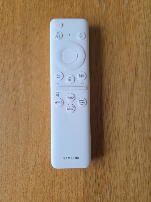 Comando Samsung Solar - USB-C, e capa protetora.