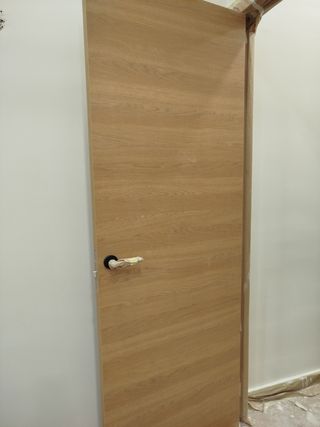 Puerta maciza madera nueva