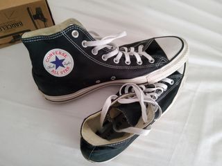 Converse Chuck Taylor negras