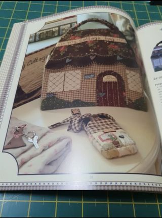 QUILT ET DOG COTTAGE